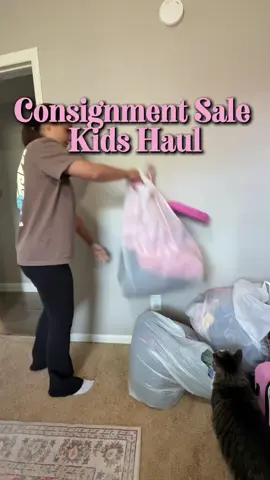 Replying to @🐞🐝lily bug🐝🐞 🛍️ Just scored some amazing finds at @RheaLanasofWestChicagoland The best part? Every purchase helps support local moms. 💕 Women supporting women and this business is women owned too! 🎟️Presale: Sept 10–13 (special FREE passes online for moms-to-be, teachers, healthcare workers & military) 🛒Public Sale: Sept 14–19 (no pass needed!) 🛍️Discounts: • 25% off – Sept 16–17 • 50% off – Sept 18–19 If you’re local, you don’t want to miss this! #RheaLanas #WestChicagoland #MomLife #ThriftFinds #chicagosuburbs          
