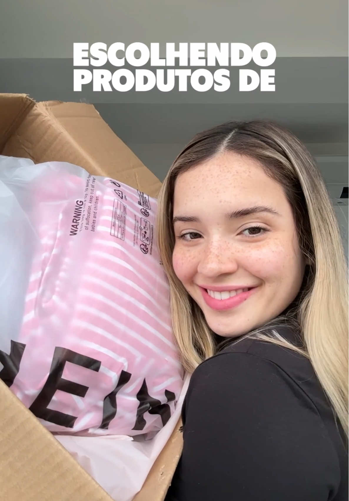 Compre itens com as melhores qualidades na Shein. Escolhi itens nas lojas SHEIN BAE, MOTF e ROMWE, que são algumas das minhas queridinhas no app.  Use o cupom: 25QS7BRjenniferdm188 para ganhar mais desconto em sua compra!  @SHEIN Brasil  @SHEIN  ID dos itens:  MOTF 🆔 Blazer Branco: 33827945 🆔 Casaco Longo: 43026709 🆔 Gola Alta Preta: 1840613 SHEIN BAE 🆔 Vestido Rosa: 73513063 🆔 Vestido Champanhe: 65667057 🆔 Vestido Preto: 62318812 ROMWE 🆔 Meias: 56121173 #comprinhasshein #comprinhasonline  #SHEINtrends #SHEINforAll