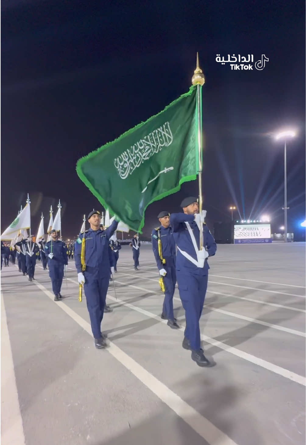 تحت رعاية الأمير عبدالعزيز بن سعود.. معالي مدير الأمن العام يشهد حفل تخرج طلبة الدورة التأهيلية للفرد الأساسي للعام التدريبي 2025م. #وزارة_الداخلية