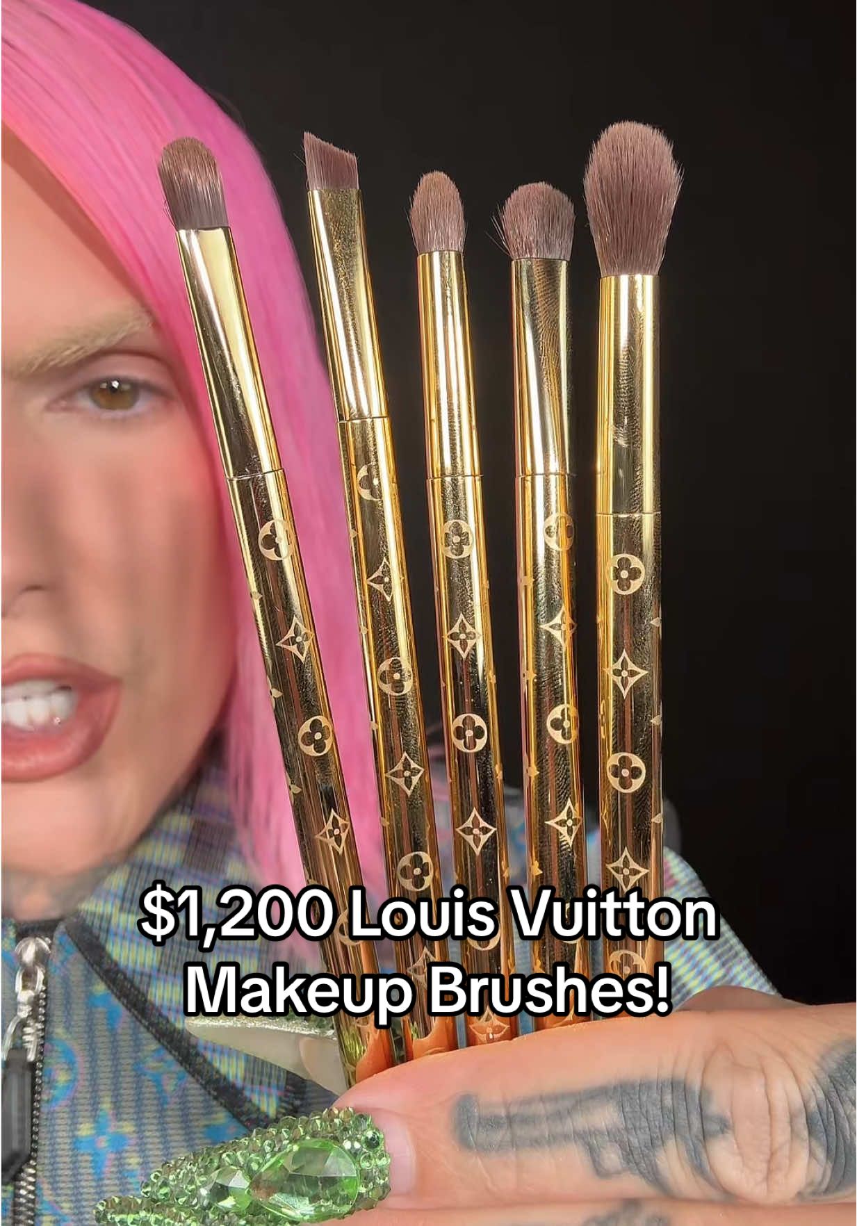 Is the rare $1,200 @Louis Vuitton makeup brush set Jeffree Star Approved? 🤯 I test them out using my iconic neutral palette! Lip Combo: @Jeffree Star Cosmetics “Leo” lip liner + Louis Vuitton “Nude Nécessaire” matte rouge + #jeffreestarcosmetics “Softcore Sparkle” gloss  #makeupreview #jeffreestar #louisvuitton #BeautyTok