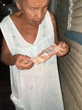 #tik_tok #abuelo #comedia #videoviral #republicadominicana🇩🇴 Que compro un pica pollo o frito con salami 😂😂 ? 