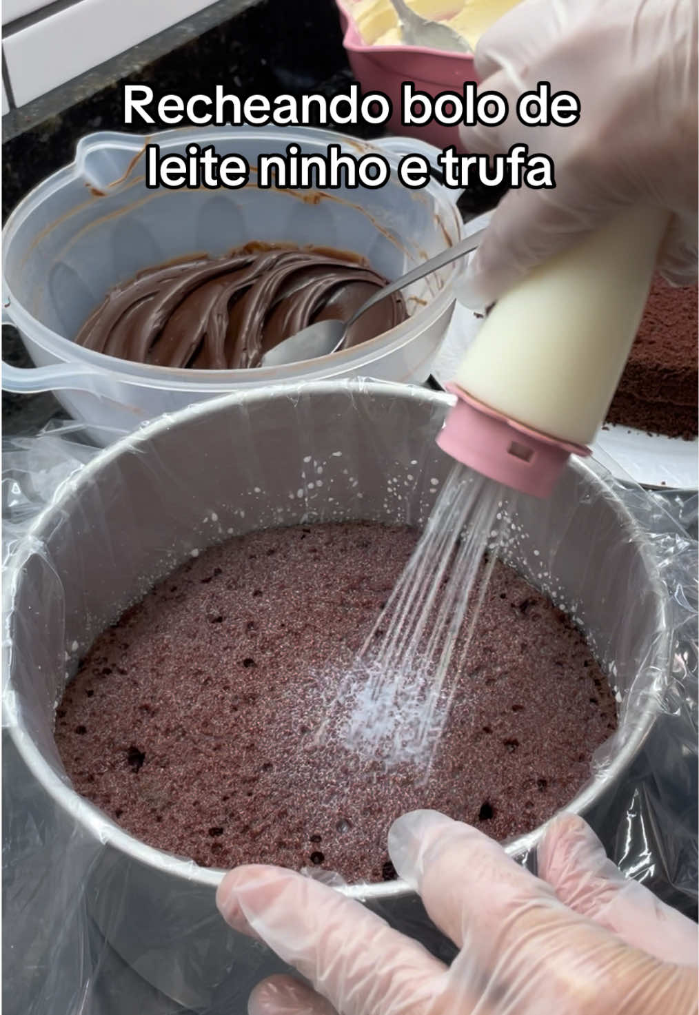 Manda pra quem te deve um bolo desse🤤 #lwiteninho #recheios #recheandobolo #recheiotrufado #fyp 