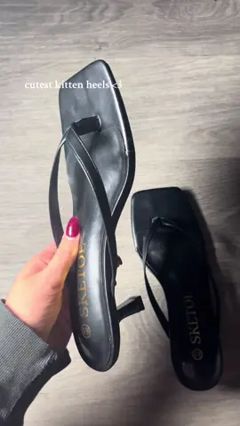 Dogs are out but they are cute #sandals #heels 