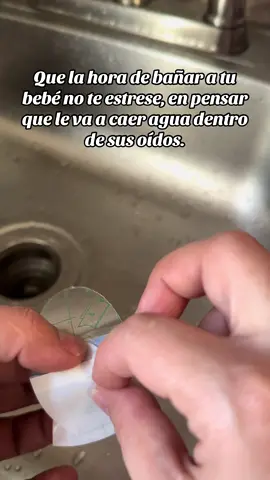 Desde que los compré y los uso en cada vez que baño a mi bebé me siento más tranquila que no habrá filtraciones de agua a los oídos y que puedan causar alguna infección, #mamis se los recomiendo mucho 