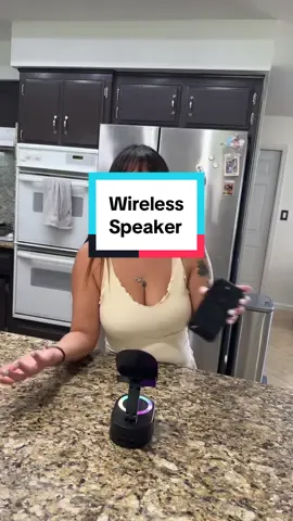 I can’t believe she’s never seen these before! #wirelessspeaker #phonespeaker #inductionspeaker #outdoorspeaker #tiktokshop 