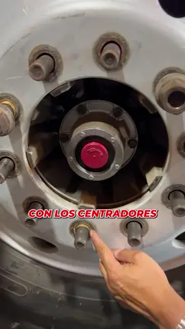 🎯 ¿Tu camión vibra sin explicación? Puede ser que el rin no esté bien centrado. Por eso usamos Vibrasavers: unos centradores que eliminan el juego entre el tambor y el rin. Resultado: ✔️ Menos vibraciones ✔️ Menos desgaste ✔️ Más confort Instálalos en Truck Savers. 🌐 thetrucksavers.com #TruckRepair #TruckRepairHouston #VibracionesCamion #TruckAlignment #LosFierrosNuncaMienten