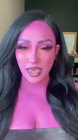 Another naturally unnatural skin color 😈 #fyp #amadalizmkup #naturalunnaturalskincolor #transition #creativemakeup @about-face beauty @ColourPop Cosmetics 