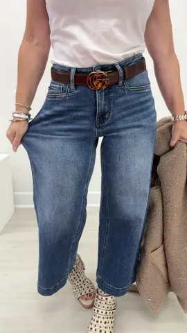 We absolutely love these jeans from Judy blue just simply because they’re a 12 month out of the year pair. You can wear them with sandals or boots. #jeans #judyblue #fallfashion #teacher #wideleg  