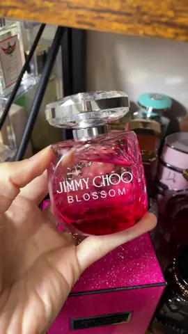 Jimmy Choo Blossom review, sweet fruity fragrance #jimmychoo #jimmychooblossom 