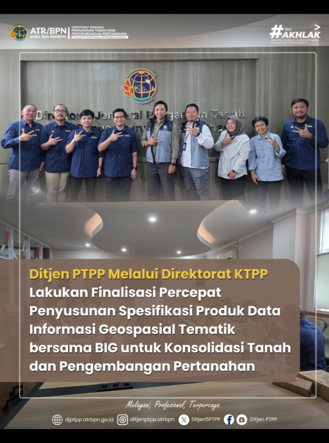 *Direktorat Jenderal Pengadaan Tanah dan Pengembangan Pertanahan (Ditjen PTPP) Kementerian ATR/BPN selenggarakan rapat koordinasi teknis penyusunan Spesifikasi Produk Data (SPD) Informasi Geospasial Tematik (IGT) Pertanahan dan Ruang* Jakarta, 11 September 2025 - Direktorat Jenderal Pengadaan Tanah dan Pengembangan Pertanahan (Ditjen PTPP) melalui Direktorat Konsolidasi Tanah dan Pengembangan Pertanahan (KTPP), bekerja sama dengan Badan Informasi Geospasial (BIG), melanjutkan rapat koordinasi teknis penyusunan Spesifikasi Produk Data (SPD) Informasi Geospasial Tematik (IGT) Pertanahan dan Ruang. Rapat ini merupakan tindak lanjut dari pertemuan sebelumnya yang diadakan pada Kamis, 28 Agustus 2025. Rapat yang dilaksanakan di Direktorat KTPP, Kementerian ATR/BPN ini dipimpin oleh Kepala Subdirektorat Penyelenggaraan Konsolidasi Tanah Wilayah II, Busye Meina, serta dihadiri oleh staf dari Direktorat KTPP dan perwakilan dari BIG. Tujuan utama dari pertemuan ini adalah untuk memfinalisasi dokumen Spesifikasi Produk Data (SPD) IGT beserta kelengkapan lainnya, seperti Standar Operasional Prosedur (SOP), kontrol kualitas, dan metadata. Dokumen-dokumen ini mencakup tiga peta tematik penting: Peta Sebaran Potensi Pengembangan Pertanahan, Peta Potensi Subjek Konsolidasi Tanah, dan Peta Desain Konsolidasi Tanah. Melalui finalisasi dokumen ini, diharapkan data geospasial yang dihasilkan akan semakin akurat dan terstandarisasi. Hal ini krusial untuk mendukung pengambilan kebijakan yang lebih tepat dan efisien dalam bidang pertanahan dan ruang, serta mempercepat terwujudnya program-program pembangunan nasional yang berkelanjutan. #KonsolidasiTanah #SpesifikasiProdukData #InformasiGeospasialTematik #SPD #IGT 