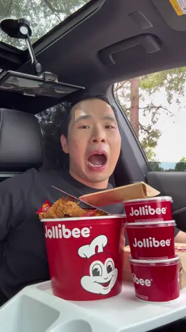 EATING FRIED CHICKEN #jollibee #fypシ #mukbang #food #friedchicken 