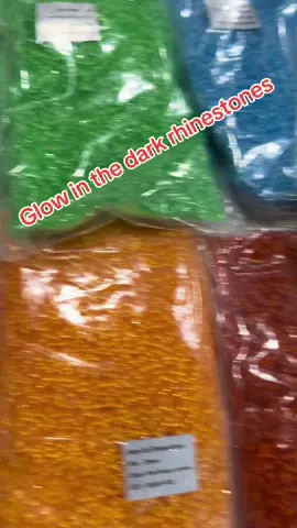 Glow in the dark rhinestone #glowinthedarkrhinestones #rhinestones #glowinthedark #rhinestonesforcups 