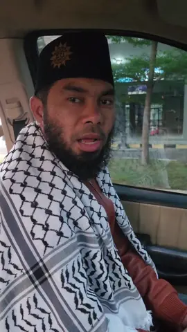 Siapa yang selamat subuhnya, mendapat semua keutamaan subuh, semoga Allah selamatkan, berkahkan, dan rahmatkan seluruh harinya, aamiin InsyaAllah kita ketemu di Muhammadiyah Jogja Expo di Jogja Expo Center, barakallahu fiikum