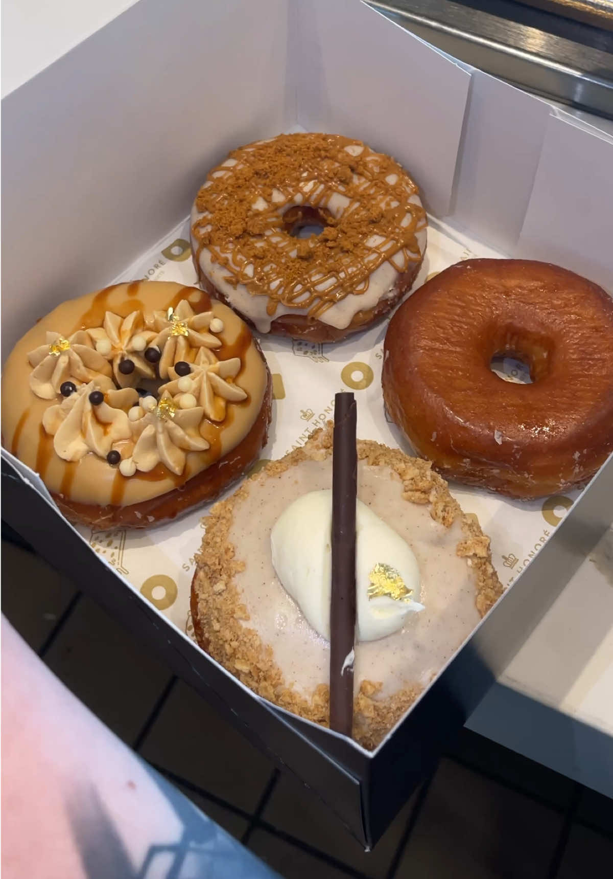 Trust us 🤝 #couturedoughnuts #donutshop #customerorder #dessert #vegasfoodie 