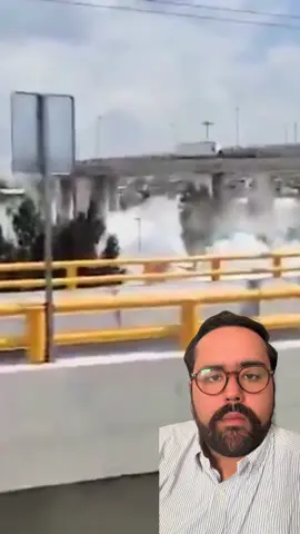 🚨 Explosión en Iztapalapa 🚨 Lo que ocurrió en el Puente de la Concordia no fue solo un accidente: fue una tragedia que dejó muertos, heridos y familias destrozadas. Las hipótesis van desde la imprudencia del chofer hasta un bache que nunca debió estar ahí… y mientras tanto, los mexicanos otra vez demostraron su solidaridad, incluso con una abuelita que dio la vida por salvar a su nieta. 🙏 Fuerza Iztapalapa. #Iztapalapa #PuenteDeLaConcordia #Explosión #CDMX #México   