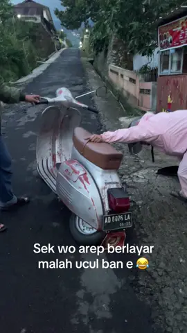 Hayoooo guyuuooo #sampitak #rombongannyeni #sopirsezzzzz #vespa #vespaindonesia 