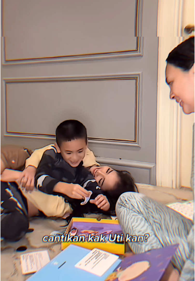 #CapCut uty Bobo aja cantik😍😍#fujiantiutami #fujian #fujiantiutamiputri #fuji #kavio #violenziajean #viraltiktok #fypシ゚ #fypviralシ #jedagjedug #capcut_edit #lewatberanda 