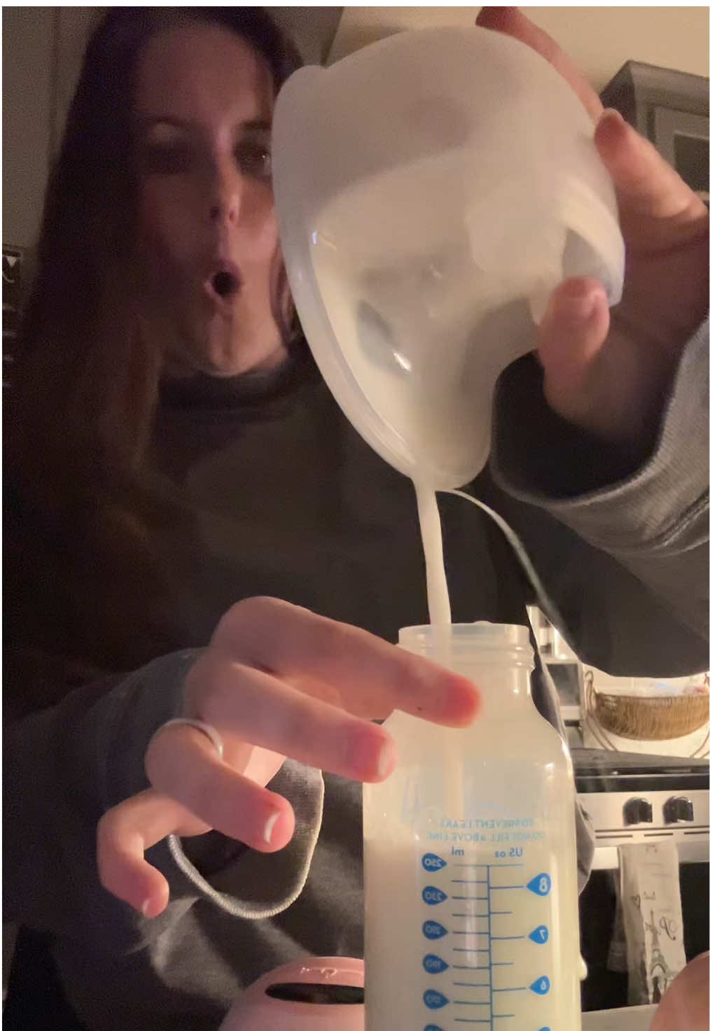 Middle of the night PUMPING MOM MUST HAVES ❤️ @MomMed_Official #motnpump #mommeds21 #getreadyforfashionweek #mommedwearablepump #pumpingmom 