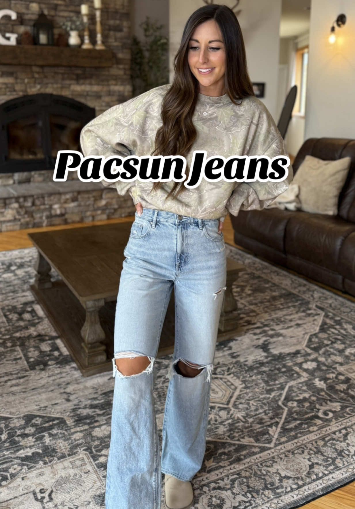 The cutest pair of denim for fall! @pacsun #highwaistedjeans #momjeans #girlfriendjeans #pacsunjeans #falloutfit 