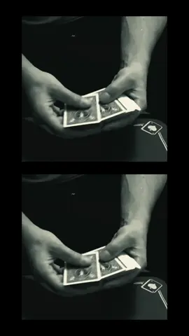 2 Cards Change into 1  #cardmagic #cardtrick #funcardmagic #closeupmagic #easycardmagic 