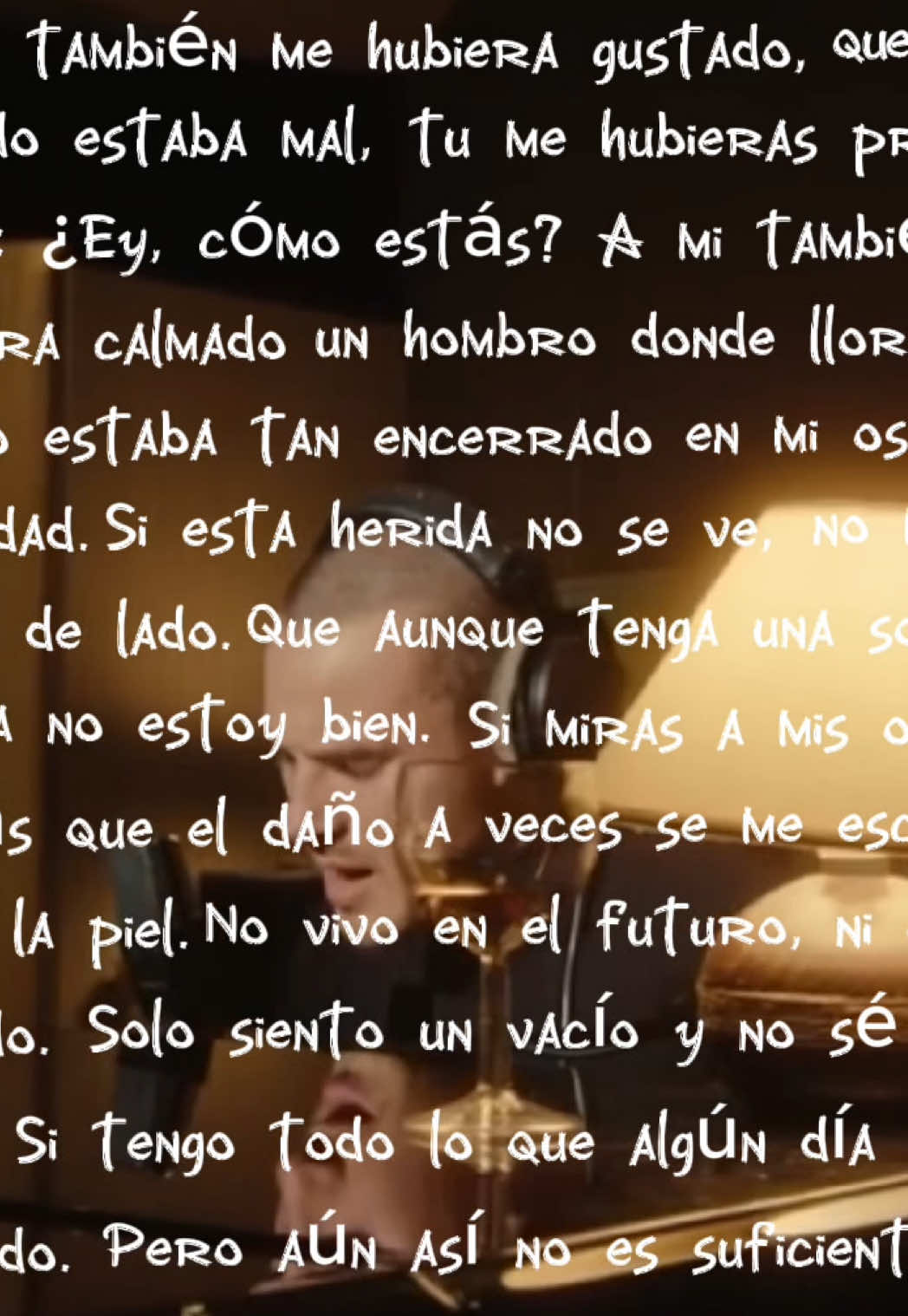 Muchas veces canto para entenderme, otras para conectar con el mundo.  Con el tiempo me he dado cuenta que mi manera de pedir ayuda fue escribir esta canción. Cada uno lo hace como quiere o mejor dicho como puede. Porque estar en un pozo y levantar el teléfono es un acto de valentía inmensa. Losé. A mi me sirvió de bálsamo cuando el viento soplaba fuerte, pero siempre hay algo a lo que agarrarse. Si hoy sientes que no puedes más, no te aísles. Hablar puede salvarte. Y tu vida importa. #diamundialprevencionsuicidio