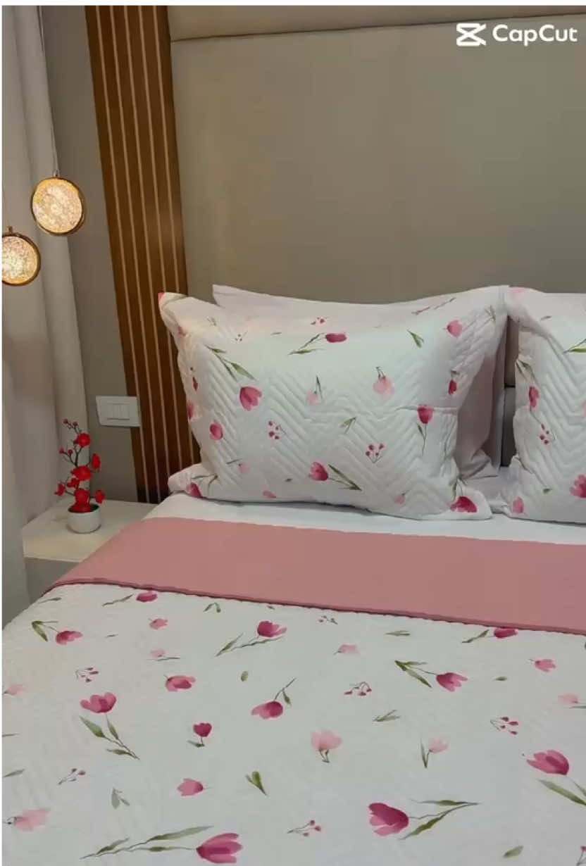 ✨ Coleção Cobre-Leito Tulipa ✨ A coleção Tulipa foi pensada para levar ao seu quarto a beleza e a delicadeza das flores. Confeccionados em 100% algodão, dupla face, os cobre-leitos oferecem conforto, qualidade e um toque especial de charme. 🌷#tulipa #enxoval#ibitinga#qualidade #decoracaodecasa 