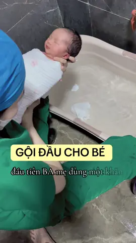 Cô Th làm video hướng dẫn cách gội đầu cho bé sơ sinh, bamẹ có thể tham khảo nhé! Mong rằng video sẽ giúp ích cho nhiều bamẹ ạ! #massagetambe #tambetainha 