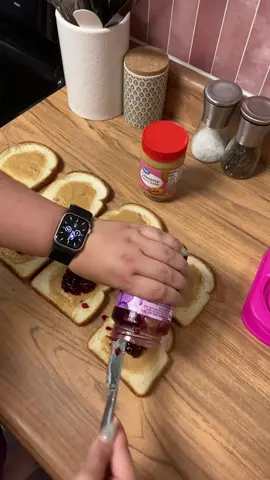 I’m still so upset about those breads 😭    #fostermom #fyp #mealprep #snackideasforkids 