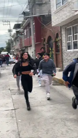 #rosariotijeras5 #barbaraderegil #tvazteca #grabaciones #Viral @Bárbara de regil 