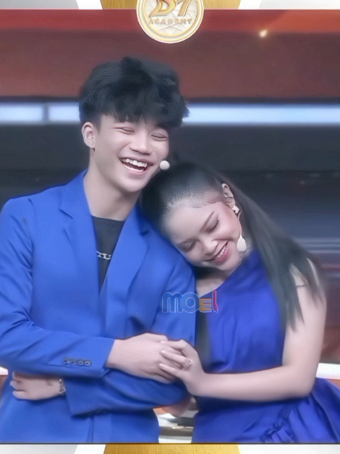 seneng banget liat kalian akur begini,walau kalian sudah tidak memiliki hubungan percayalah aku sebagai fans kalian sangat mendukung semua karir kalian dan akan sering support kalian sampai kalian benar