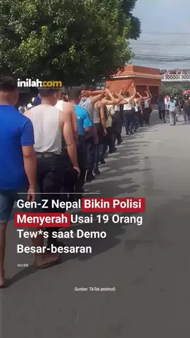 Gelombang demonstrasi rakyat Nepal yang dipimpin oleh generasi muda akhirnya menjatuhkan Presiden Ram Chandra Poudel dan Perdana Menteri Sharma Oli, sejak Senin (8/9/2025). Aksi protes ini dipicu oleh dugaan korupsi dalam pemerintahan serta kebijakan pembatasan akses media sosial. Rekaman dari lapangan menunjukkan warga melucuti aparat kepolisian, bahkan menjadikan mereka sebagai tahanan rakyat. Beberapa anggota kepolisian dan militer dilaporkan memilih bergabung dengan gerakan rakyat. #inilahNews #Nepal #Police #Inilahcom #titiktengah 
