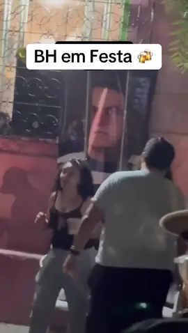 A noite de BH ganhou ares de festa com a condenação do Bolsonaro.   E você, está comemorando de onde? #partidodostrabalhadores #semanistia #bolsonaronacadeia #bolsonarocondenado #belohorizonte  