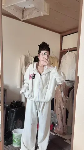 Nghe nói năm nay thời tiết lạnh sớm, nó đãaaaaaa gì đâu á 🌧️🌧️##xh##nhuquynhphamm