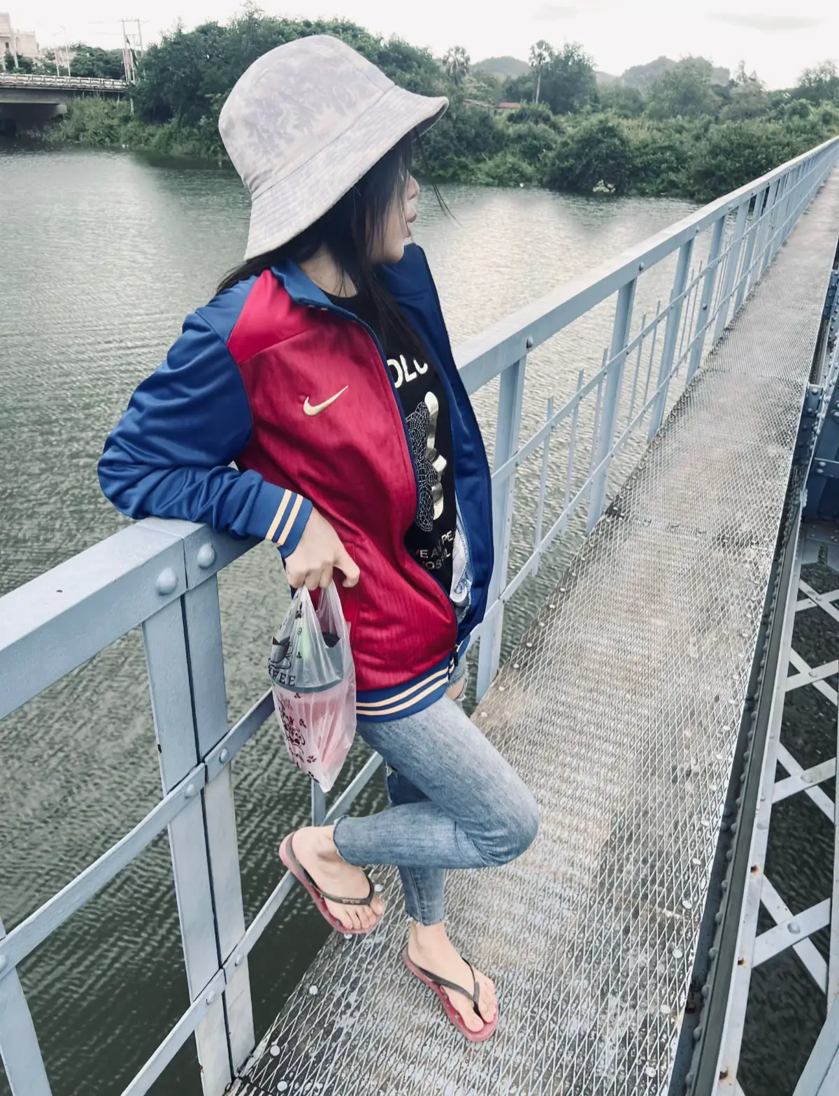 លេងសេីចព្រោះចង់សប្បាយ មិនមែនឲ្យអ្នកមកមេីលងាយខ្ងុំទេ😅