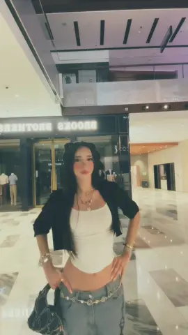 المجمع فاضي 🙂#viral #dubai #اكسبلور #مالي_خلق_احط_هاشتاقات #kuwait🇰🇼 
