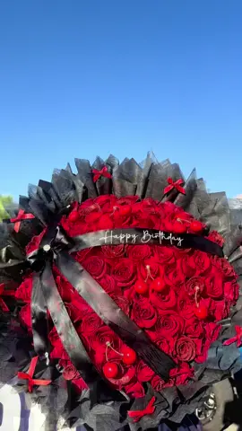 100 roses bouquet 🍒🌹 #lasvegasflowers #explorepage✨ #lasvegas #redroses🌹 #fyp 