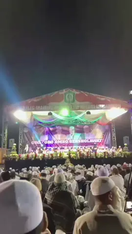 ORO-ORO OMBO BERMUNAJAT  #wulida #riyadluljannah #safari40malam #santrinderekkyai #orooroombo 