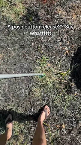 Weeding has never been easier #weeding #lawncare #yardcleanup #weedpulling #tiktokshopcreatorpicks 