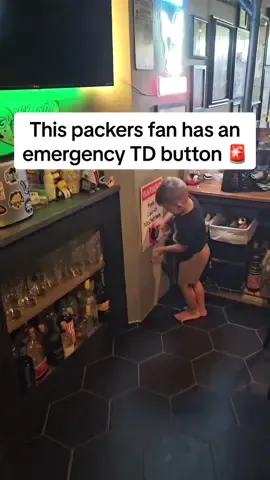 No DOUB(s)t, we think it’s safe to say this button will get plenty of use this season Cheeseheads 🧀 🎥 via the.cheese.bunker / IG 