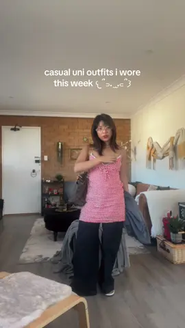 yes fixing my messy ass hair us a requirement for each fit #outfit #outfitideas #unioutfits #outfitinspo #fyp 