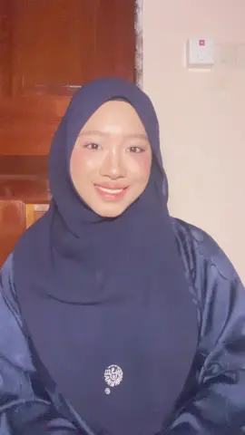 Soft glam attempt on myself 💄✨ Not perfect, but I’m proud of every step as I begin this MUA journey. I’m officially accepting bookings for graduation & events 🎓 DM me to secure your slot! #BruneiMUA #MUA #liatouch #brunei🇧🇳 #fyp 