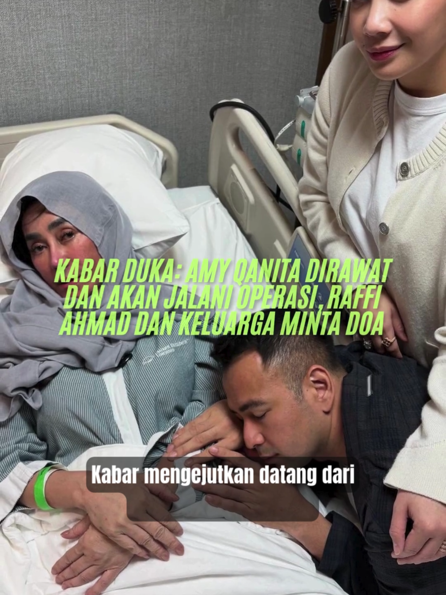 Kabar Duka Amy Qanita Dirawat dan Akan Jalani Operasi, Raffi Ahmad dan Keluarga Minta Doa  Kabar mengejutkan datang dari keluarga Raffi Ahmad. Sang ibunda, Amy Qanita, dikabarkan sedang terbaring lemas dan dirawat di sebuah rumah sakit. Kabar tersebut diketahui dari unggahan Raffi Ahmad di akun Instagramnya pada tanggal 11 September 2025. Dalam unggahannya, Raffi meminta doa restu dari para pengikutnya untuk kesembuhan sang ibu. 