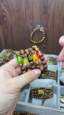 “Đôi khi, một vòng trầm nhỏ còn khiến tâm tĩnh hơn ngàn lời khuyên.”