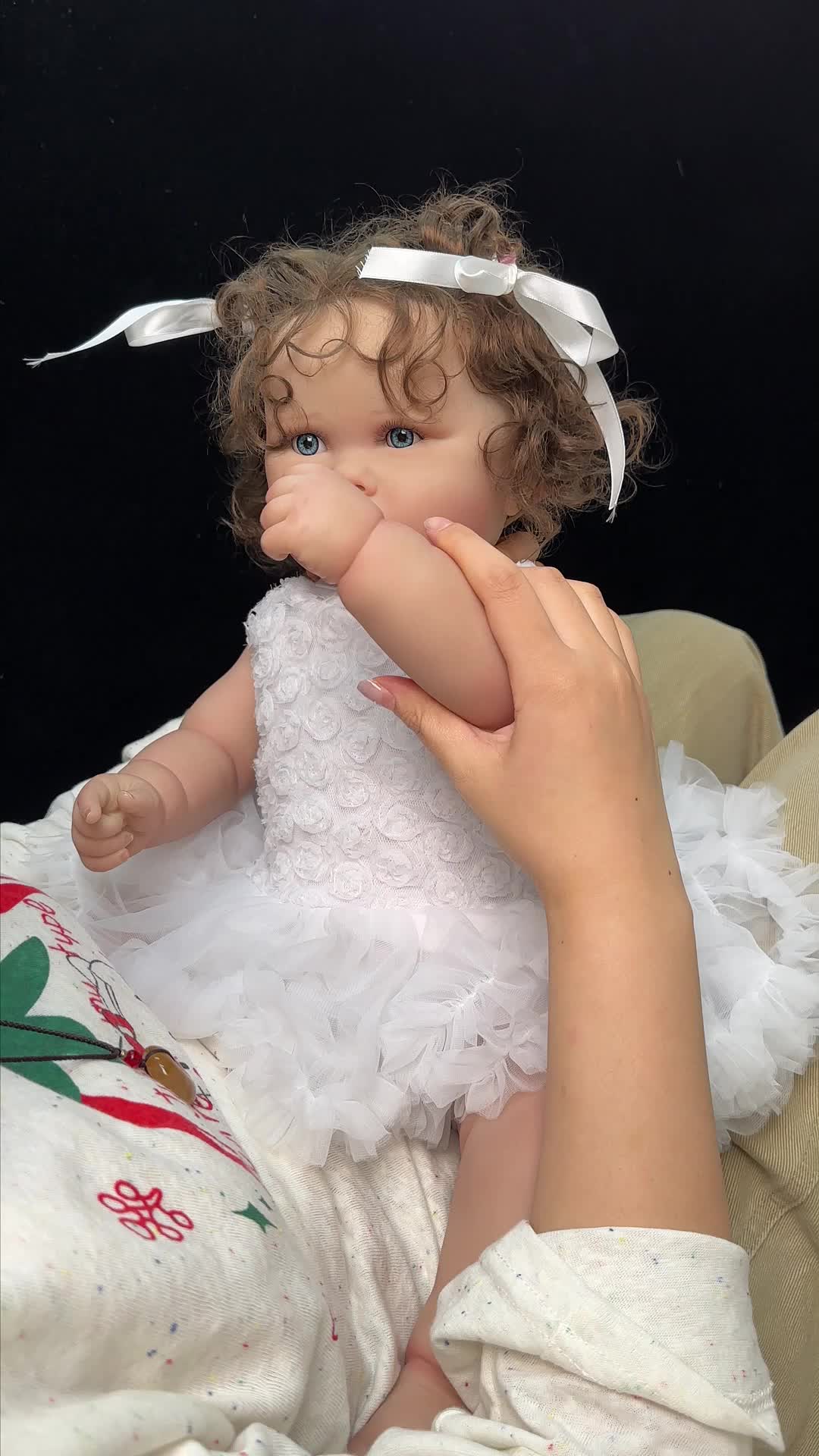 Meet the Baby That’s Actually a Doll 👶💫 #doll #barbiedoll #dollcollection #babyreborn #plushdoll #rebornbabydoll #dollsbyyali #dollcommunity #dollfashion #dollnursery #reborndoll #rebornbaby #siliconebaby #realisticdoll #lifelike #cutebaby #fyp #reborncommunity #adorable #babyfever #artdoll #fakebaby #dollcollector