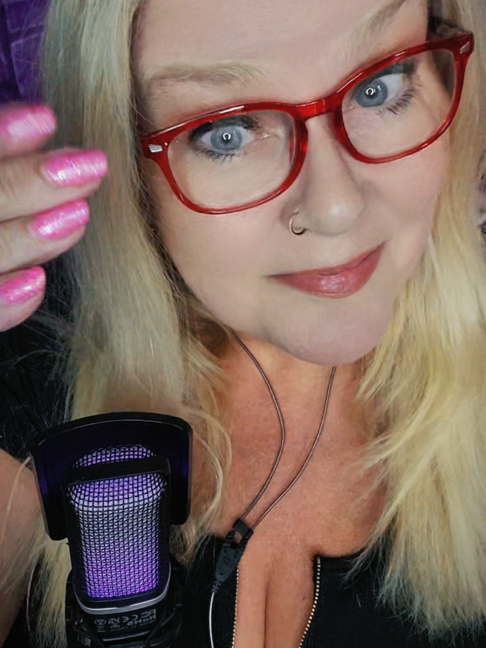I'm LIVE! #LIVE #LIVENOW#norwegianvikingmama #livestreaming 
