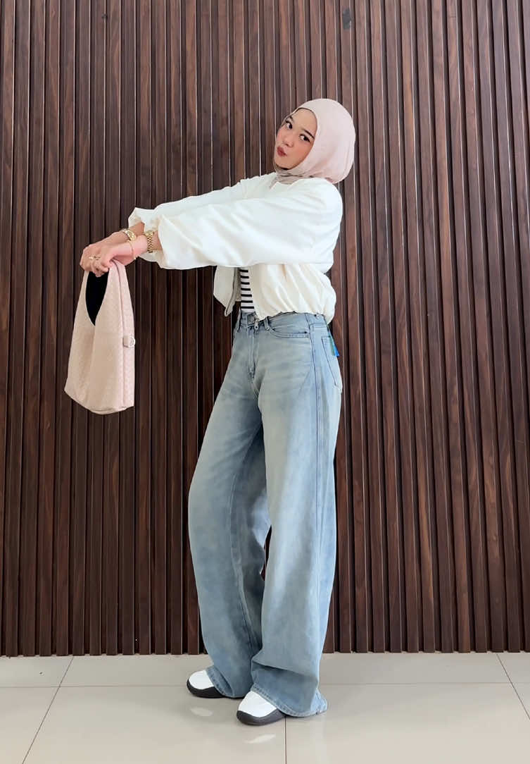 jiniso emang best bgttt🥹🫶🏻 #fitcheck #baggyjeans #ootdfashion #inspirasioutfit 