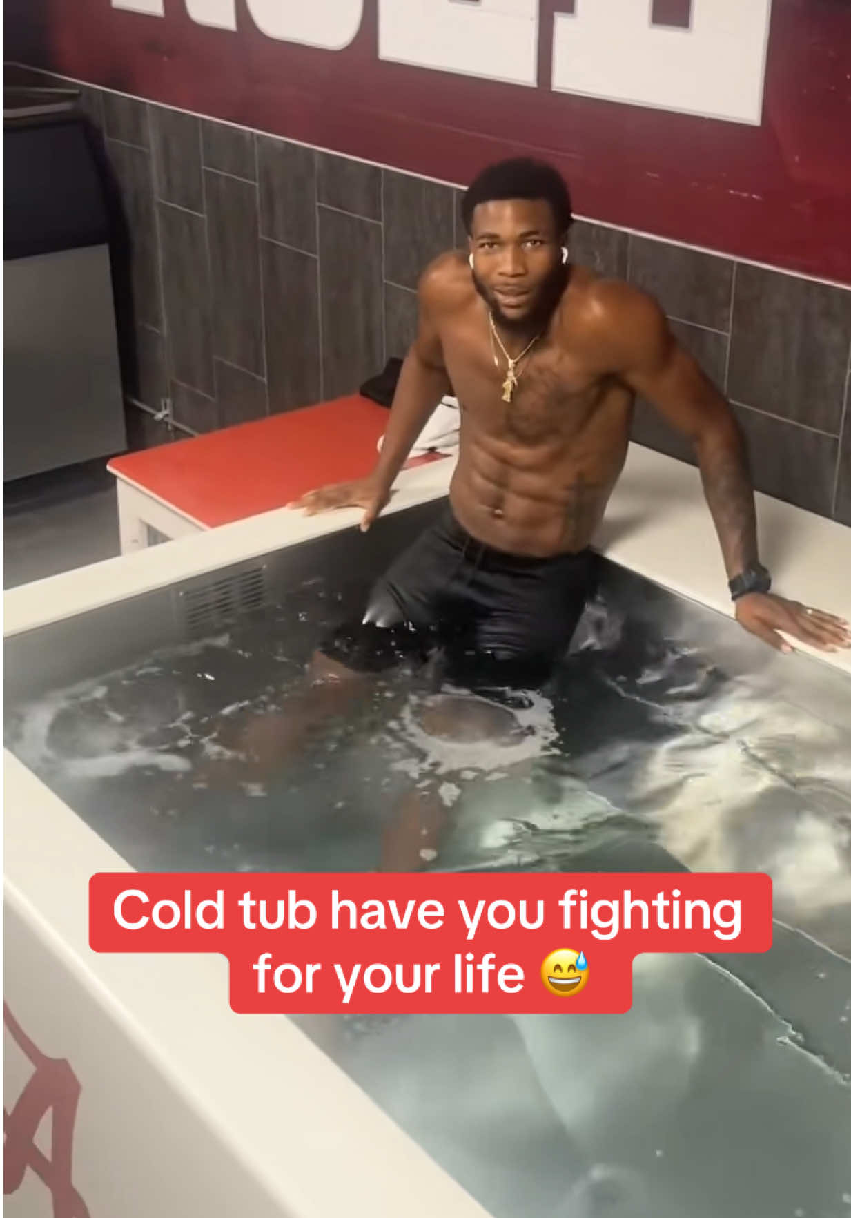 Cold tub got him vibrating like a controller 💀🎮 (via @MitchellAllen ) #icetub #collegesports #alabama #trackandfield #athlete 