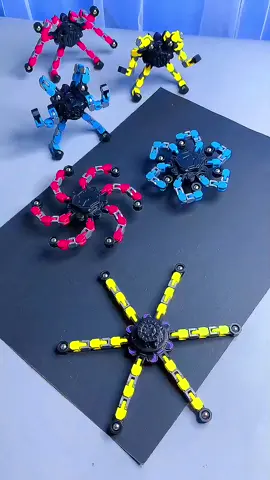 Mainan yg lagi viral, fidget spinner trending, gak perlu pake penghapus repot repot ngemodif, lagsung beli aja di showcase profil kita guysss, langsung puterrr 🪀🪀🪀 . . . #fyp #review #mainan #mainananak #toys 