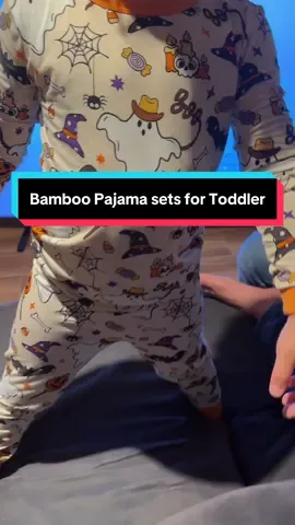 Pijamas de bambú tan suaves que parecen caricias. Se ajustan cómodo, no dan calor y reaccionan a la temperatura del cuerpo. Perfectos para noches tranquilas y abrazos calentitos. 🌙💙 #BambooPajamas #ToddlerOutfits #pajamas #TikTokShopCreatorPicks 