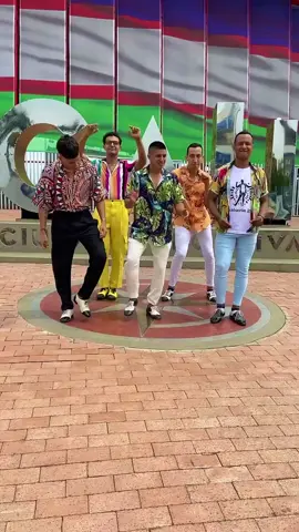 los mas cracks bailadores caleños #bailarinesporelmundo #salsa #salserosdeverdad #salsaymassalsa💃🕺🏽🎼 #salserasdecorazon❤️ 